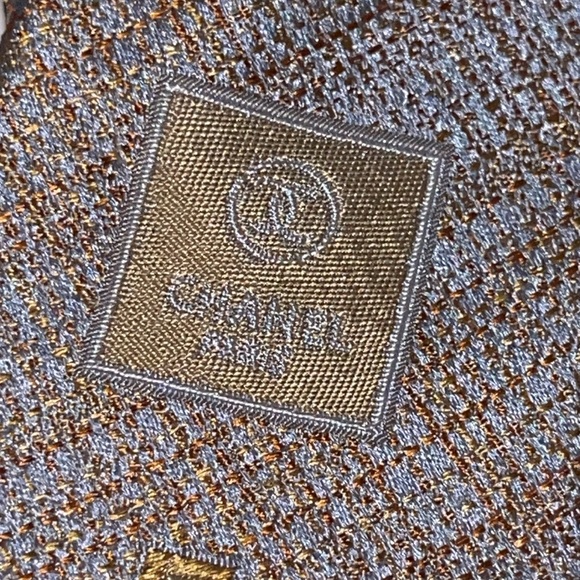 Preloved Chanel Tie excellent condition 100% Silk comes with box. - Picture 6 of 8